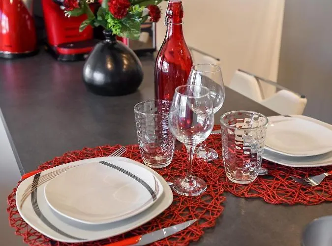Au Nom De La Rose - Casa Vostra - Caution 800 Eur & Id Requises - *
