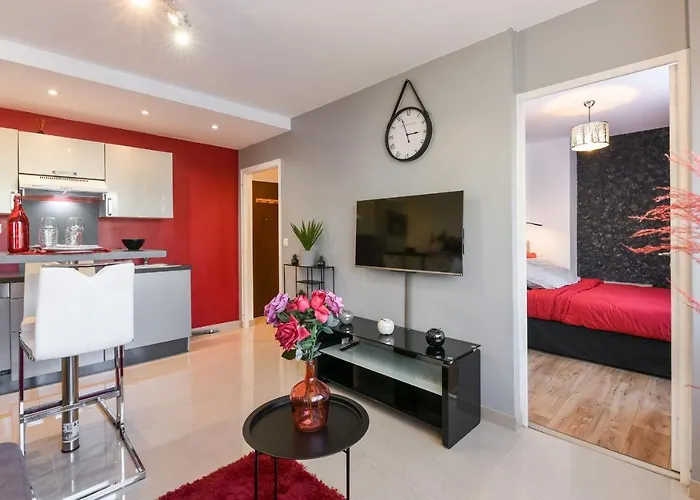 Au Nom De La Rose - Casa Vostra - Caution 800 Eur & Id Requises - Annemasse