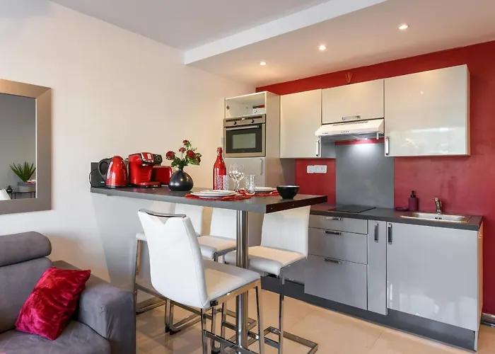 Au Nom De La Rose - Casa Vostra - Caution 800 Eur & Id Requises -